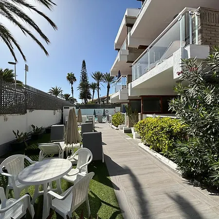 El Paseo Apartment