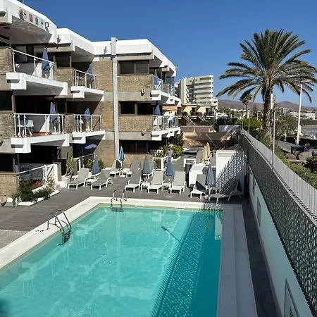 El Paseo Apartment