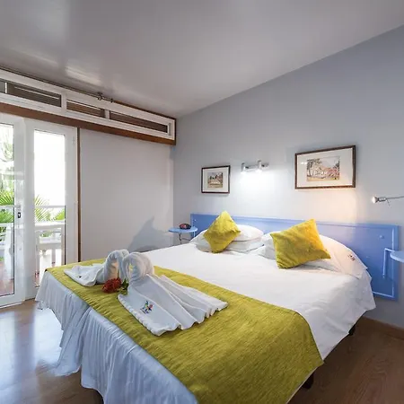 El Paseo Apartment *